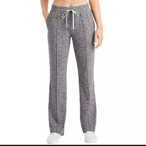 New women’s soft pant.